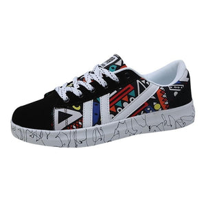 New casual Men Vulcanized Shoes Sneakers Men's Fashion Casual Lace-Up Colorful Canvas Sport Graffiti board Shoes